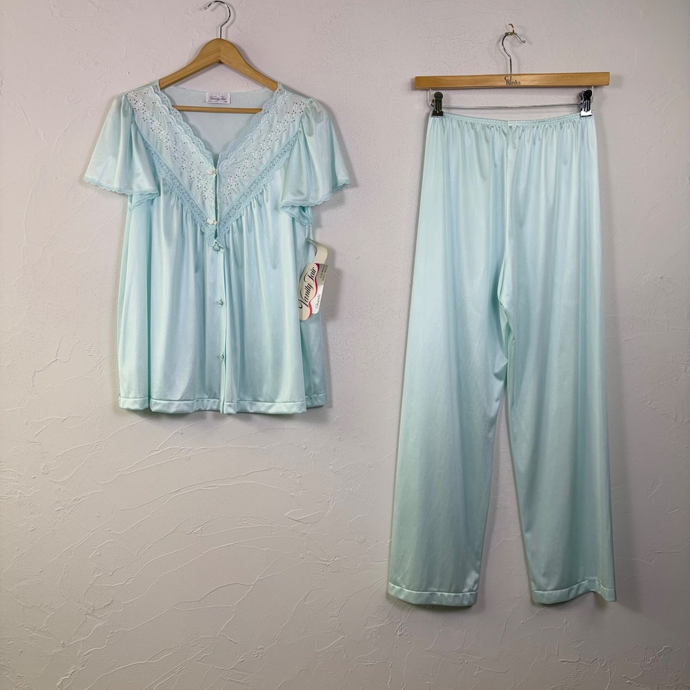 Vintage 70s Vanity Fair Pajama Set M NWT Glisanda Satin Lace USA Coquette